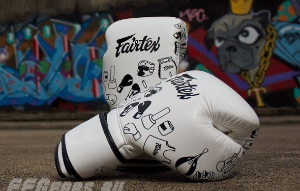 Боксерские перчатки Fairtex