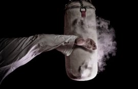 Сильнее всего бьют ногами в борьбе муай-тай и боях без правил Сильнее всего бьют ногами в борьбе муай-тай и боях без правил